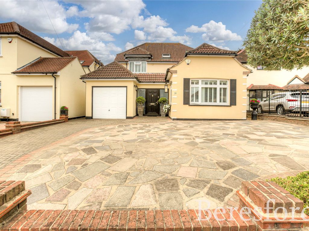 3 bed detached house for sale in Ardleigh Green Road, Hornchurch RM11