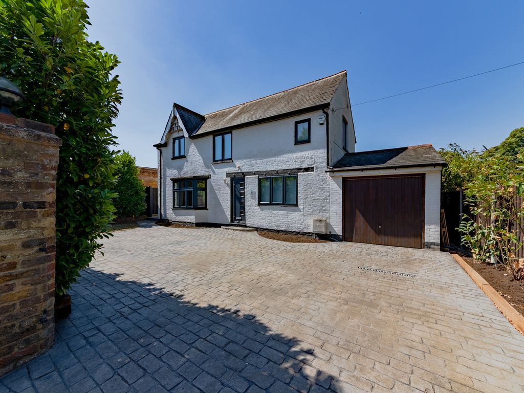 3 bed detached house for sale in Holmlea Road, Datchet, Slough SL3 Zoopla