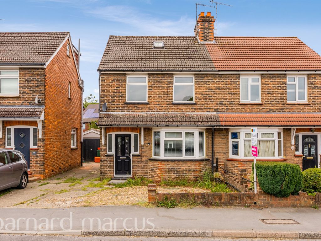 2 bed property for sale in Horley Road, Redhill RH1 Zoopla