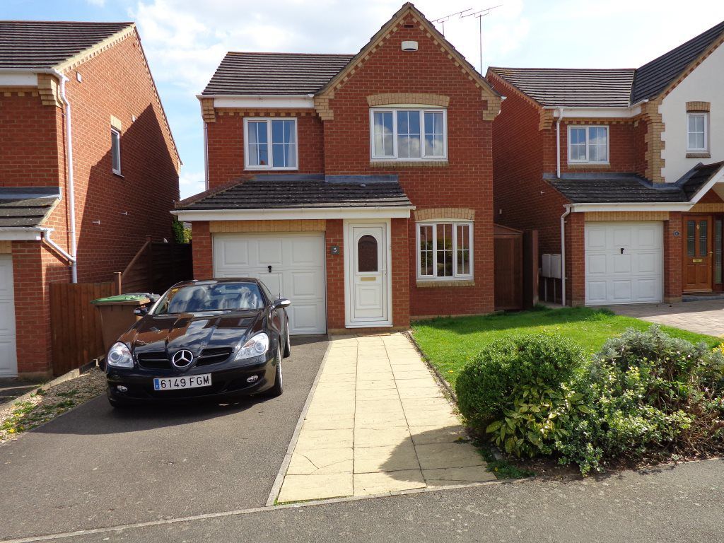 3 bed property to rent in Middlewich Close, Daventry NN11 Zoopla