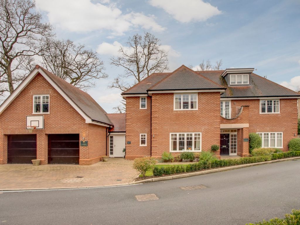 The Spinney, Gerrards Cross, Buckinghamshire SL9  