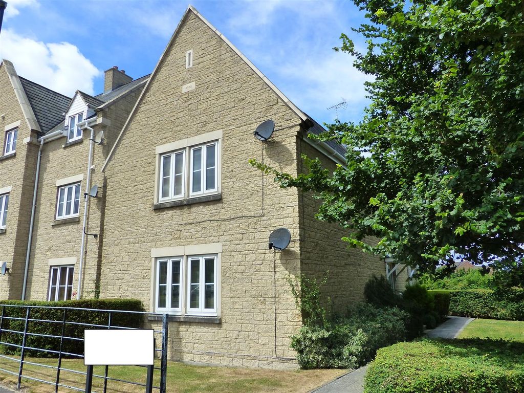 2 bed flat to rent in Callington Road, Oakhurst, Swindon SN25 Zoopla