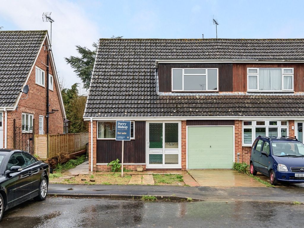 3 bed semidetached house for sale in Longway Avenue, Charlton Kings