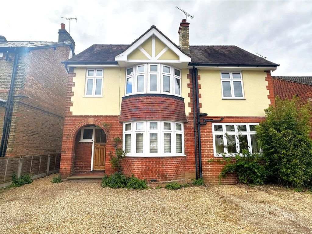 5 bed detached house for sale in Park Road, New Herts EN4, £