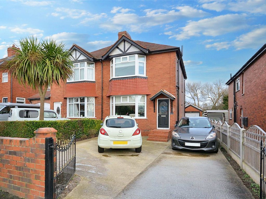 3 bed semidetached house for sale in Haigh Road, Rothwell, Leeds, West