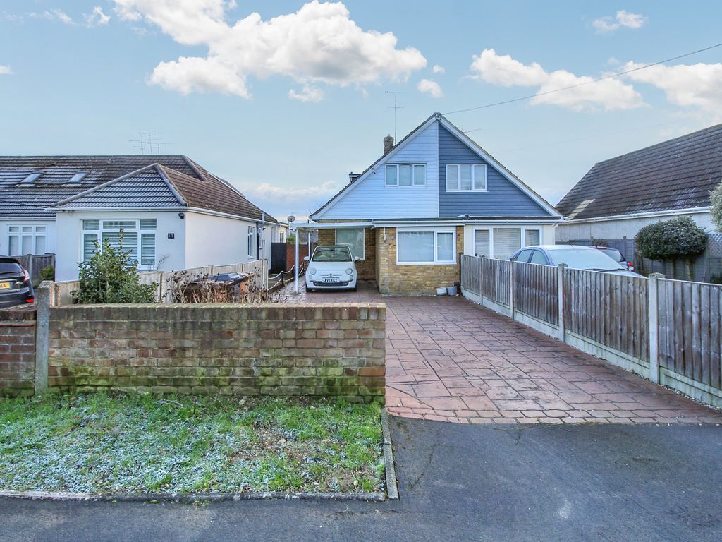 3 bed semidetached house for sale in Waverley Crescent, Wickford SS11