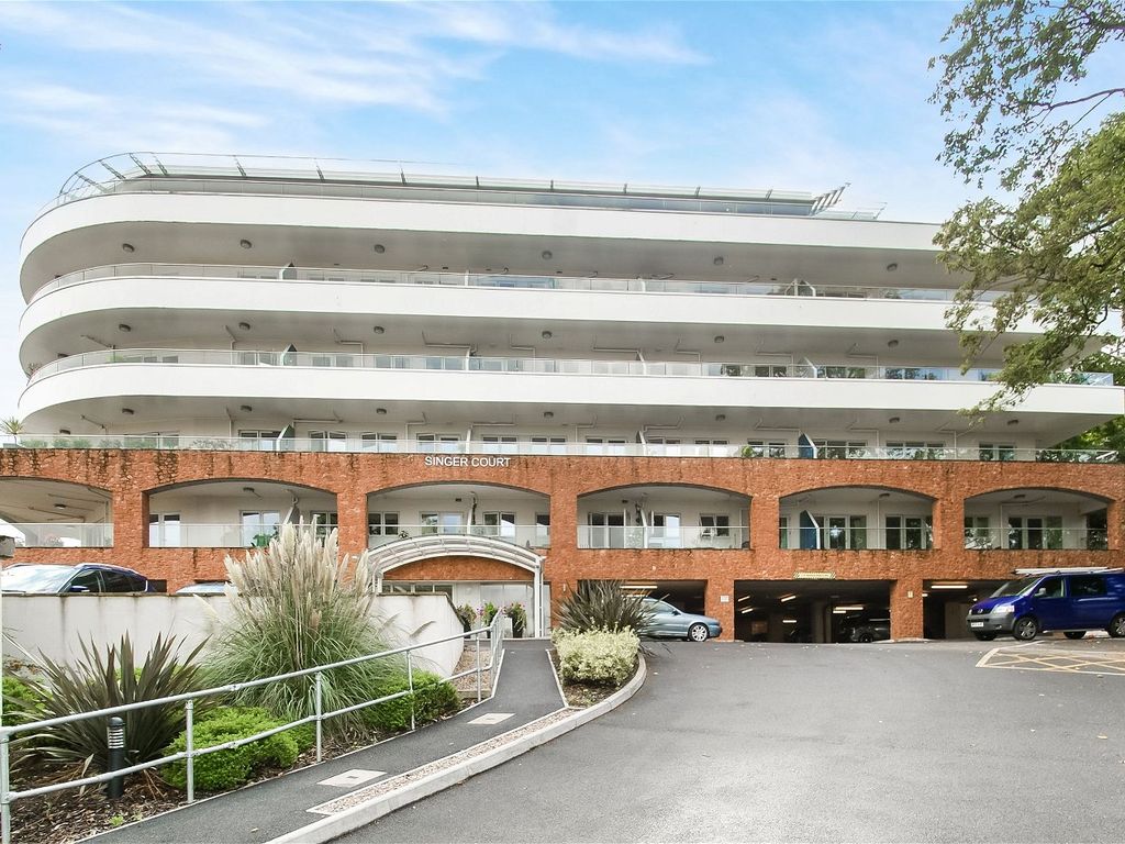 1 bed flat for sale in Manor Crescent, Paignton TQ3, £219,950 Zoopla