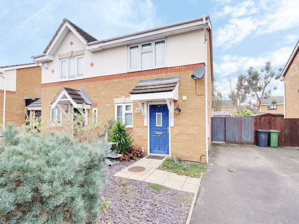 2 bed semidetached house for sale in Collingwood Road, Rainham RM13, £