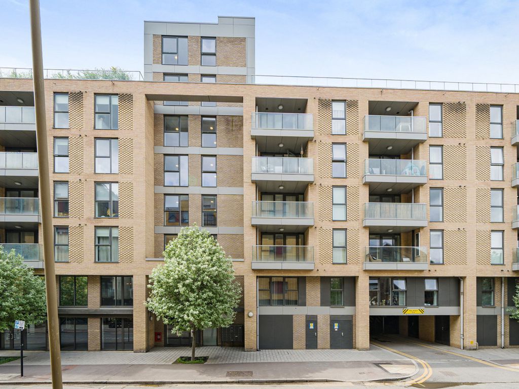 2 bed flat to rent in Norman Road, London SE10, £2,250 pcm Zoopla