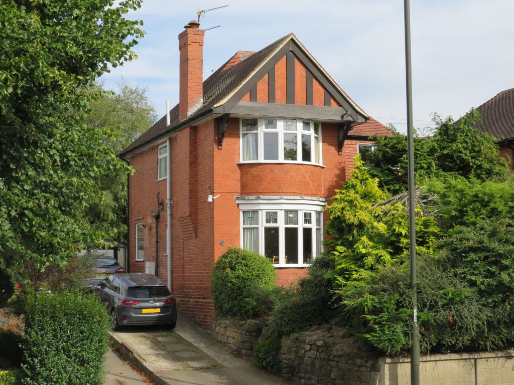 4 bed detached house for sale in Oakwell Drive, Ilkeston DE7, £345,000