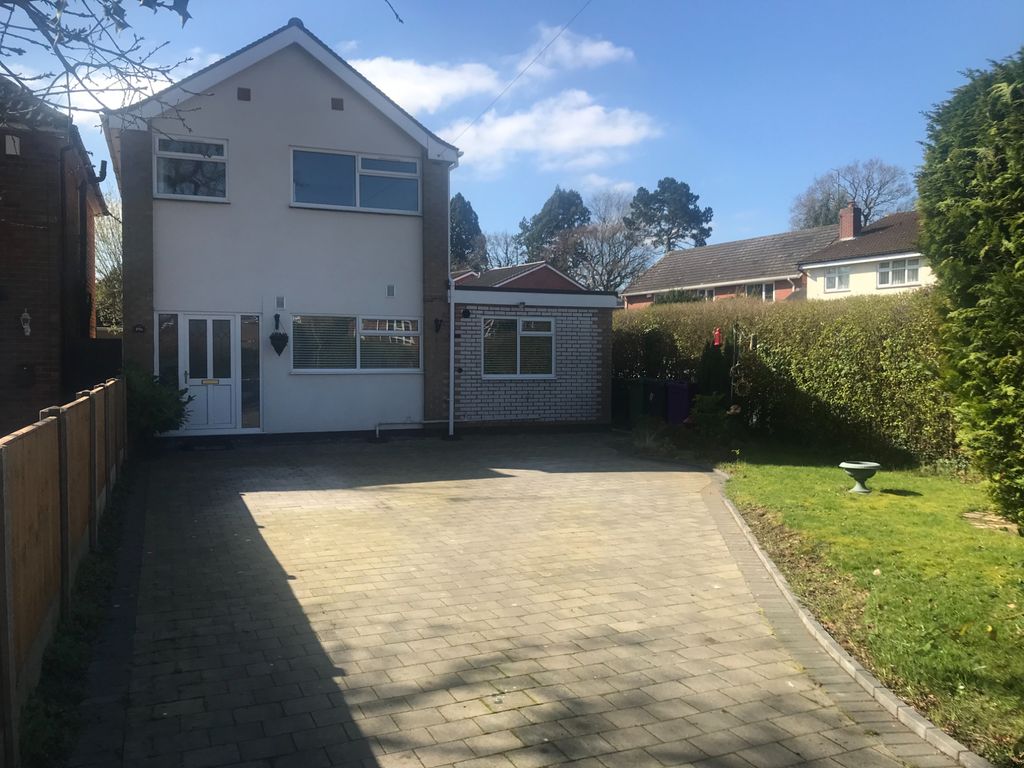 3 bed detached house for sale in Castlecroft Road, Finchfield