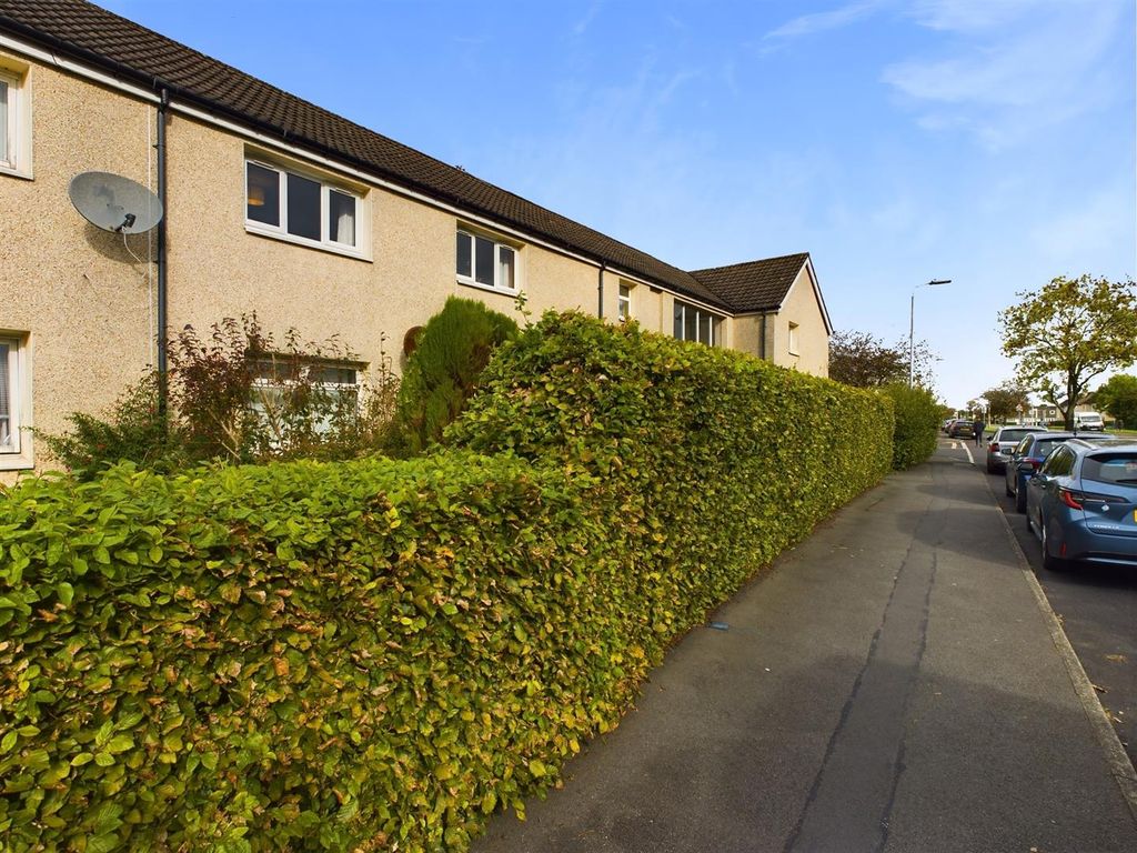 2 bed flat for sale in Drive, Linwood, Paisley PA3, £75,000