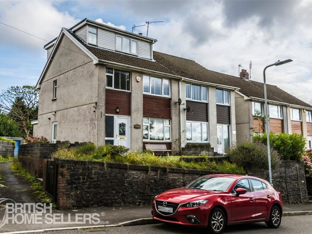 4 bed semidetached house for sale in Waunarlwydd Road, Cockett