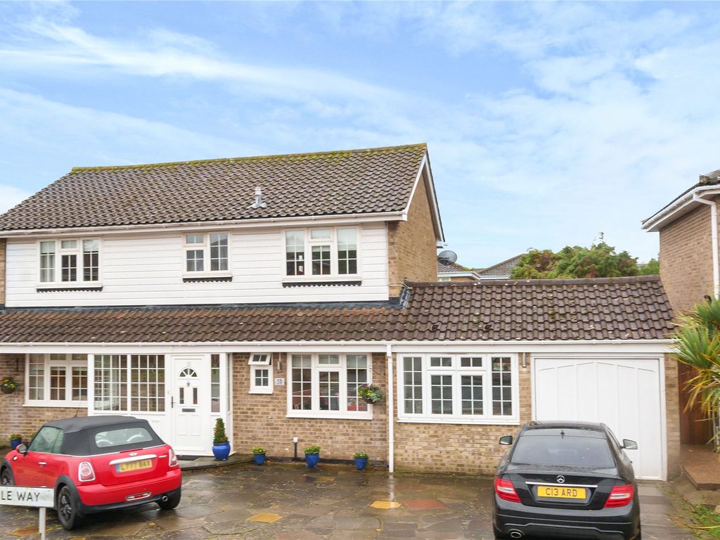 4 bed detached house for sale in Bridle Way, Orpington BR6, £925,000