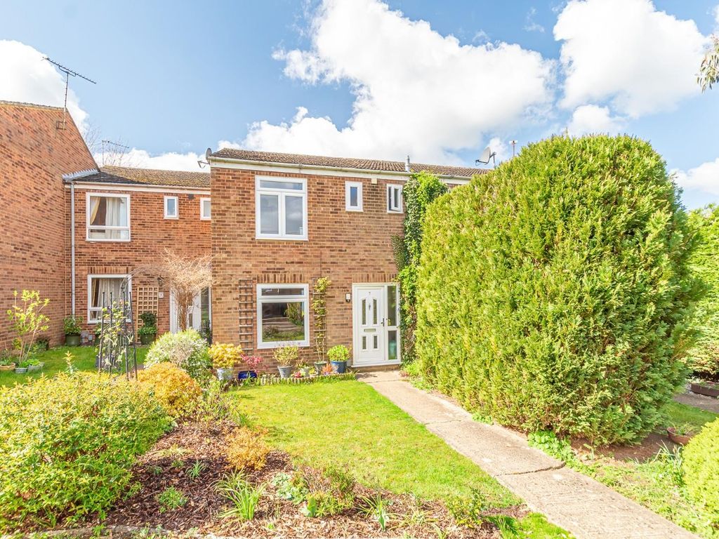 3 bed terraced house for sale in Mulberry Close, Tring HP23 Zoopla