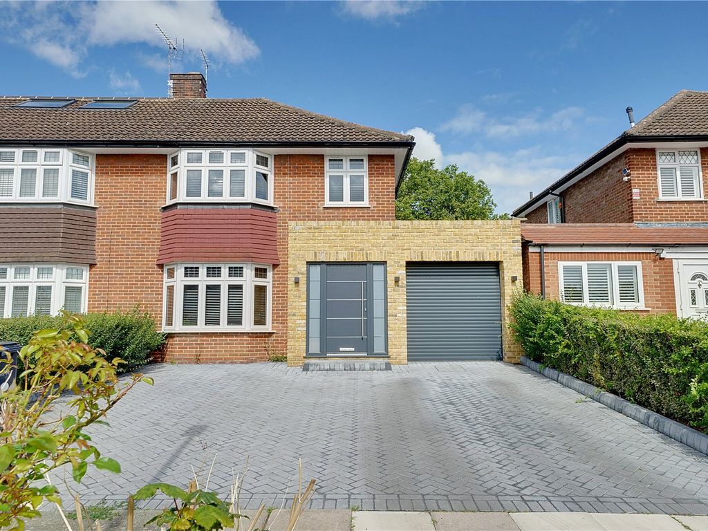 3 bed semidetached house for sale in Lowther Drive, Enfield EN2, £