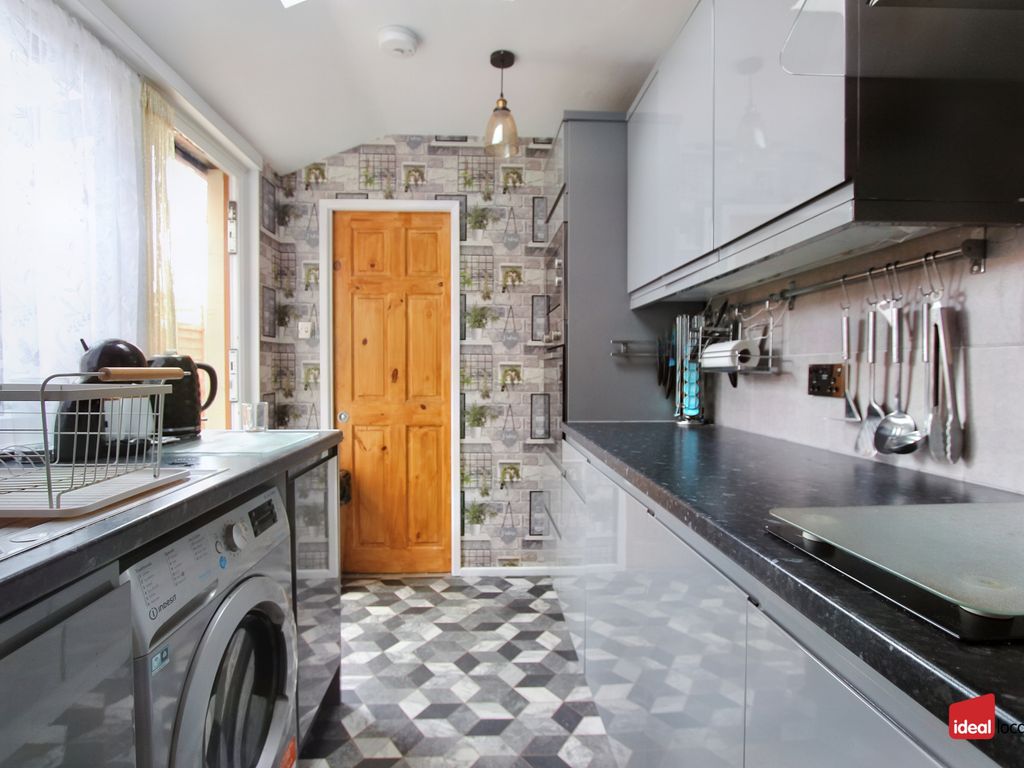 2 bed end terrace house for sale in Victoria Road, Barking IG11, £