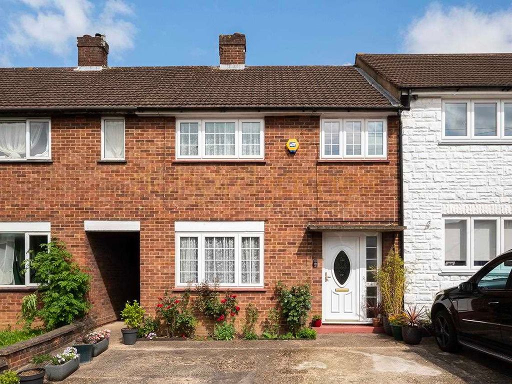 3 bed terraced house for sale in Norbury Grove, London NW7 Zoopla