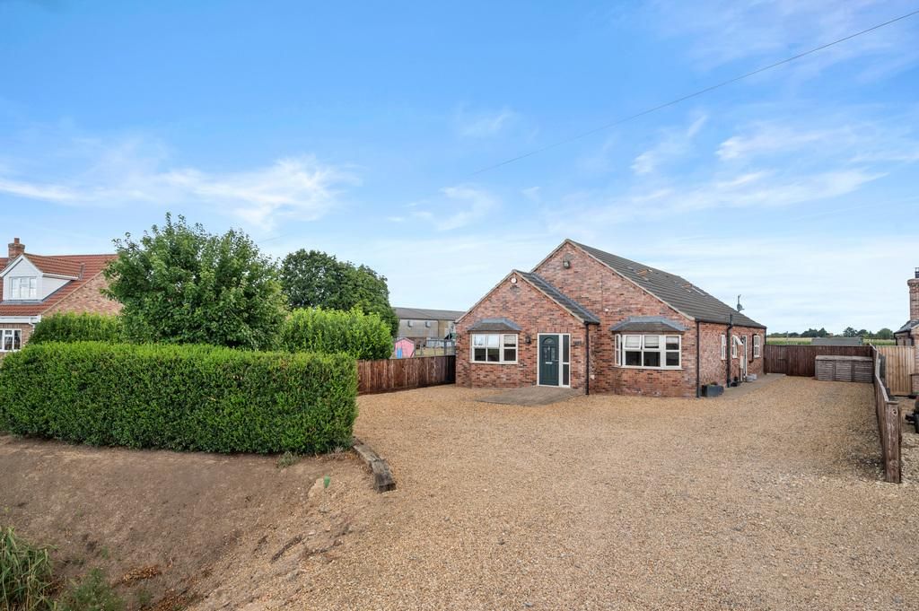 5 bed property for sale in Fen Road, Parson Drove, Wisbech, Cambs PE13