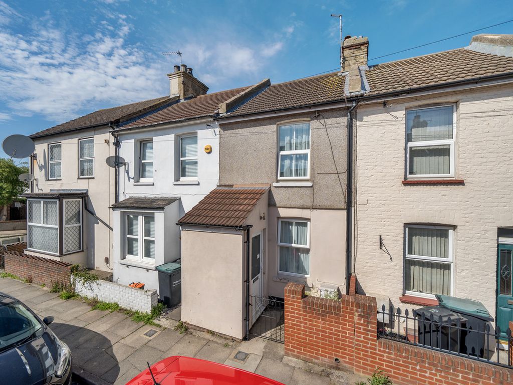 2 bed terraced house for sale in Nelson Road, Gravesend DA11, £250,000