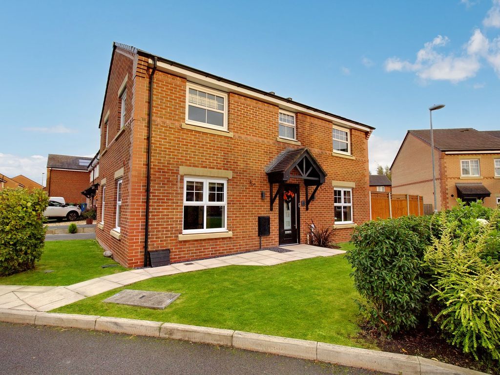 4 bed detached house for sale in Pearson Place, Leigh WN7, £350,000