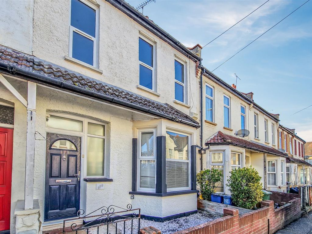 3 bed terraced house for sale in Hainault Avenue, WestcliffOnSea SS0 Zoopla