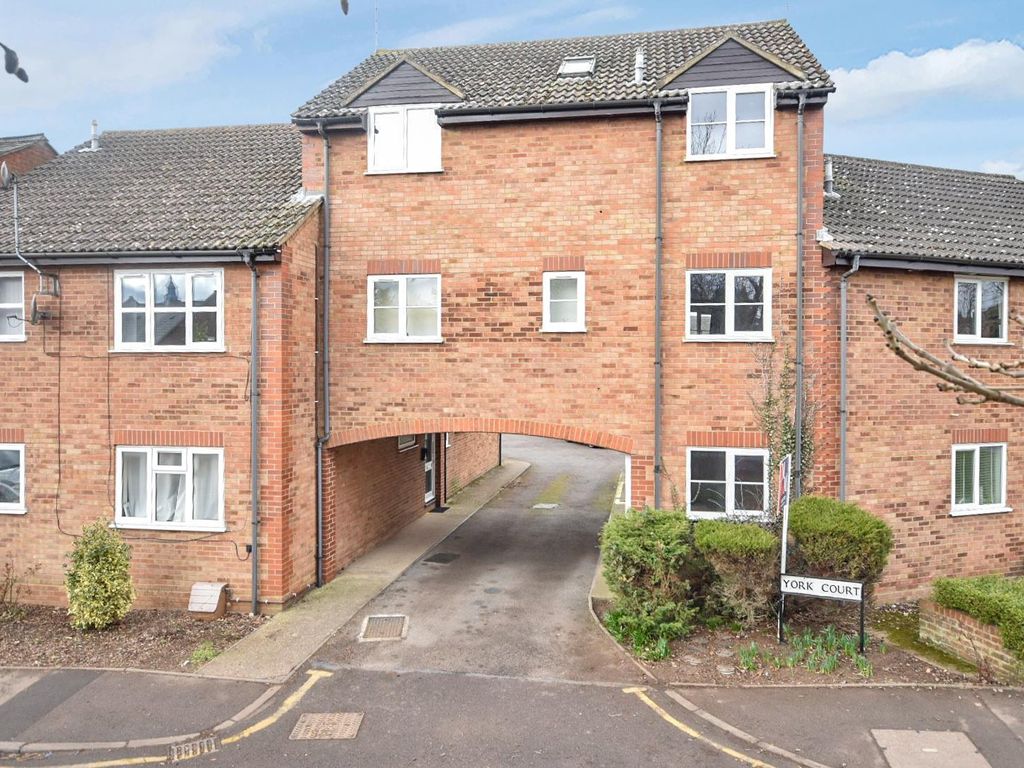 1 bed flat for sale in Bassett Road, Leighton Buzzard LU7 Zoopla