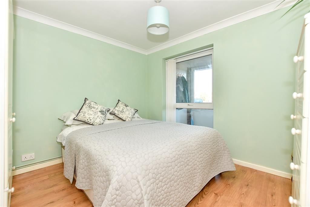 2 bed semidetached bungalow for sale in Crofton Close, Kennington