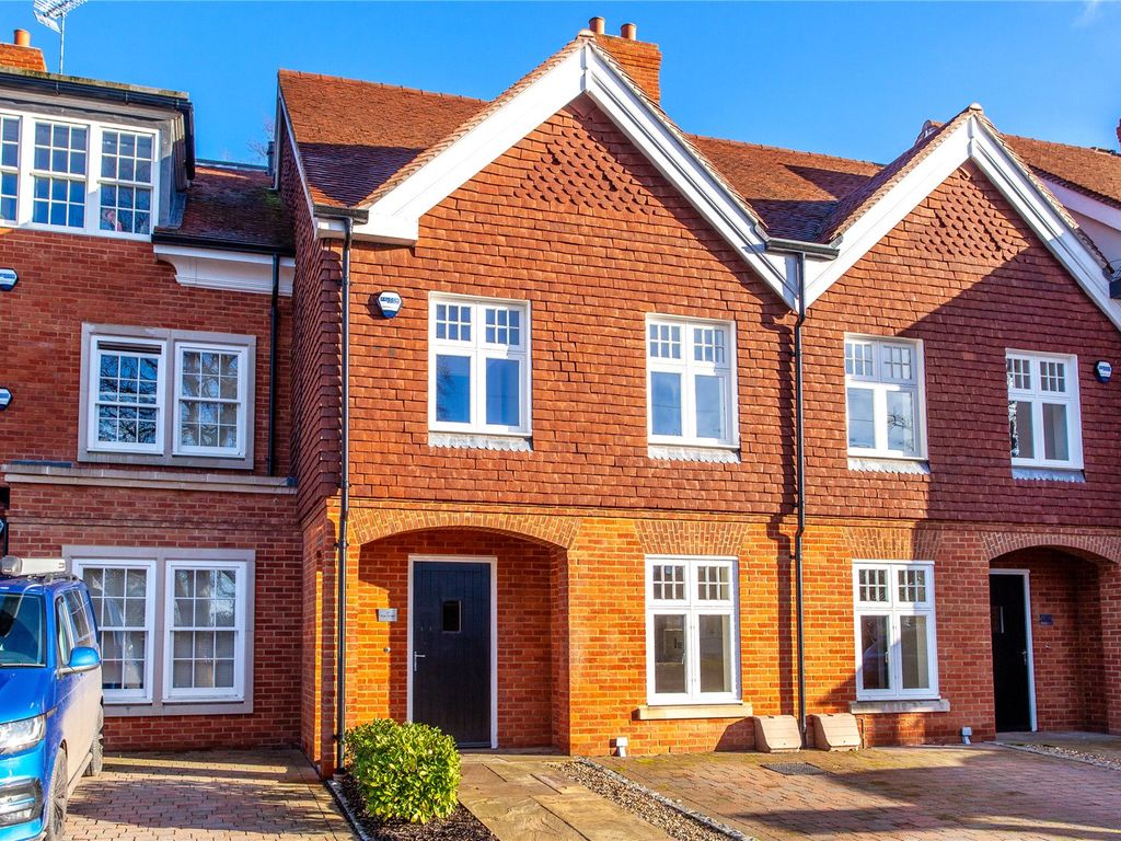 4 bed terraced house for sale in Aston Gate, High Street, Wargrave, Berkshire RG10 Zoopla