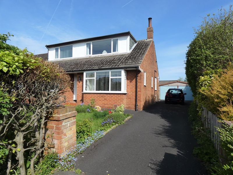 4 bed semidetached bungalow for sale in Green Lane, Freckleton