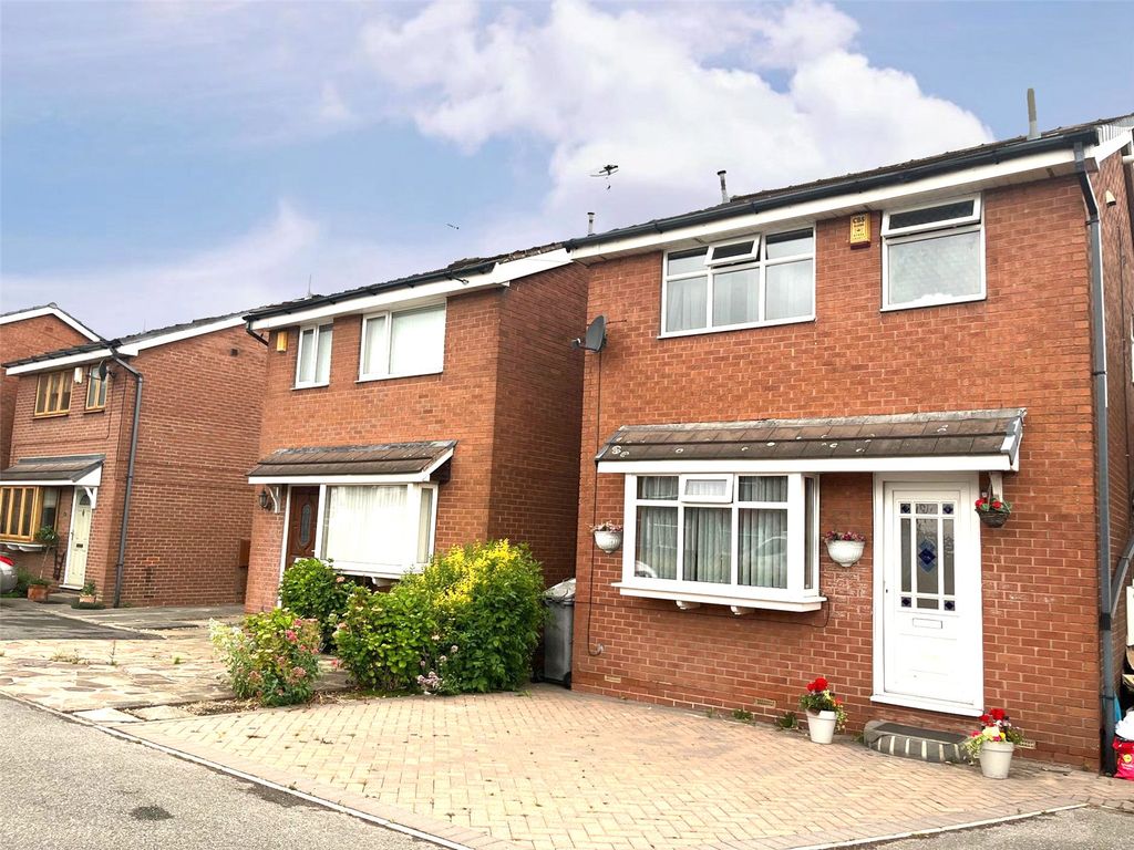 3 bed detached house for sale in Leeds Road, Dewsbury, West Yorkshire