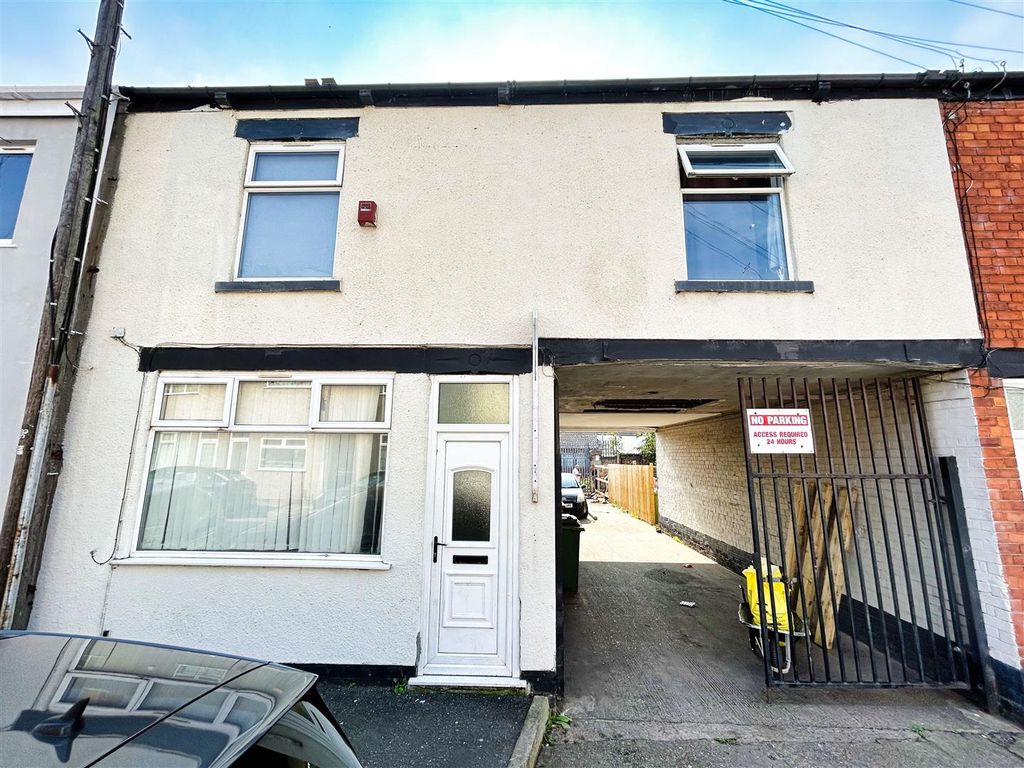 3 bed terraced house for sale in Castle Street, Grimsby DN32, £54,500