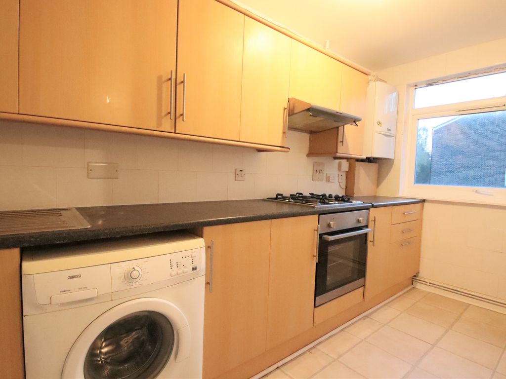 Woodpecker Mount, Croydon CR0  