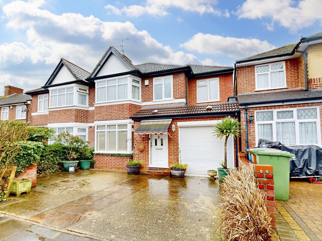 4 bed semidetached house for sale in Kynance Gardens, Stanmore HA7, £