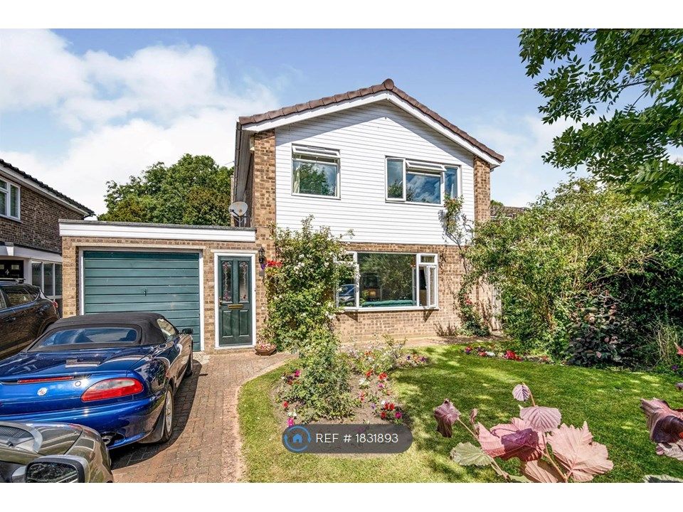 4 bed detached house to rent in Moss Drive, Haslingfield, Cambridge