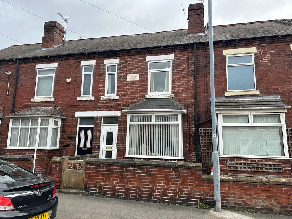 4 bed terraced house for sale in Dalefield Road, Normanton WF6, £