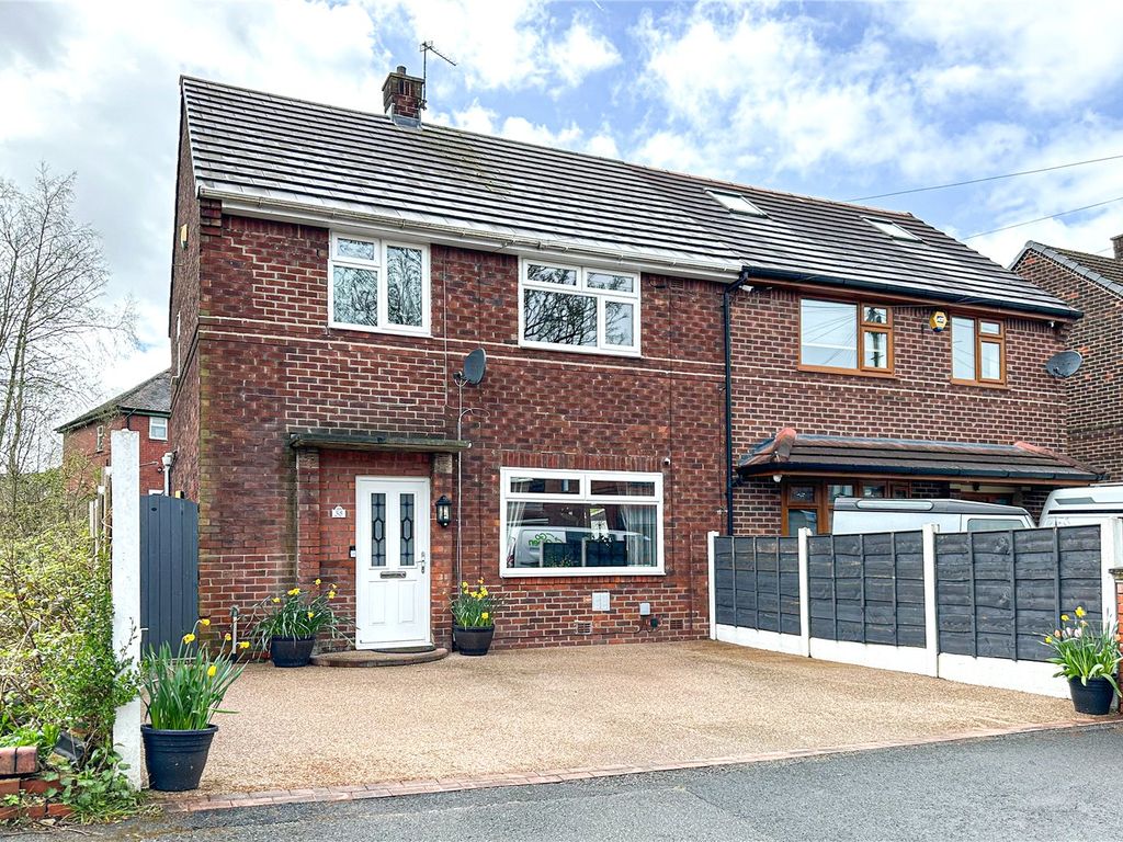 3 bed semidetached house for sale in Sycamore Avenue, Chadderton