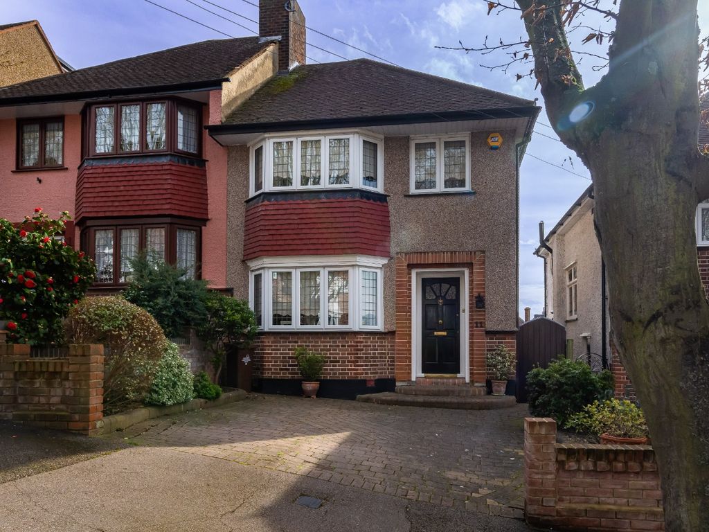 3 bed semidetached house for sale in Heriot Avenue, London E4 Zoopla
