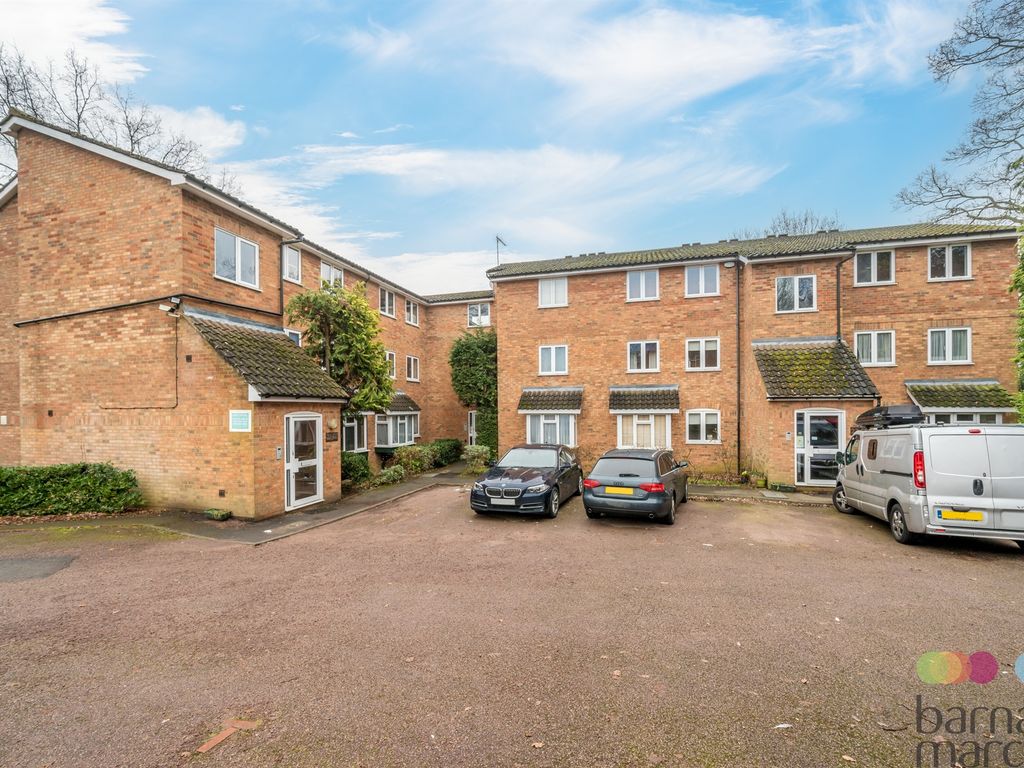 2 bed flat for sale in Marshalls Close, London N11 Zoopla