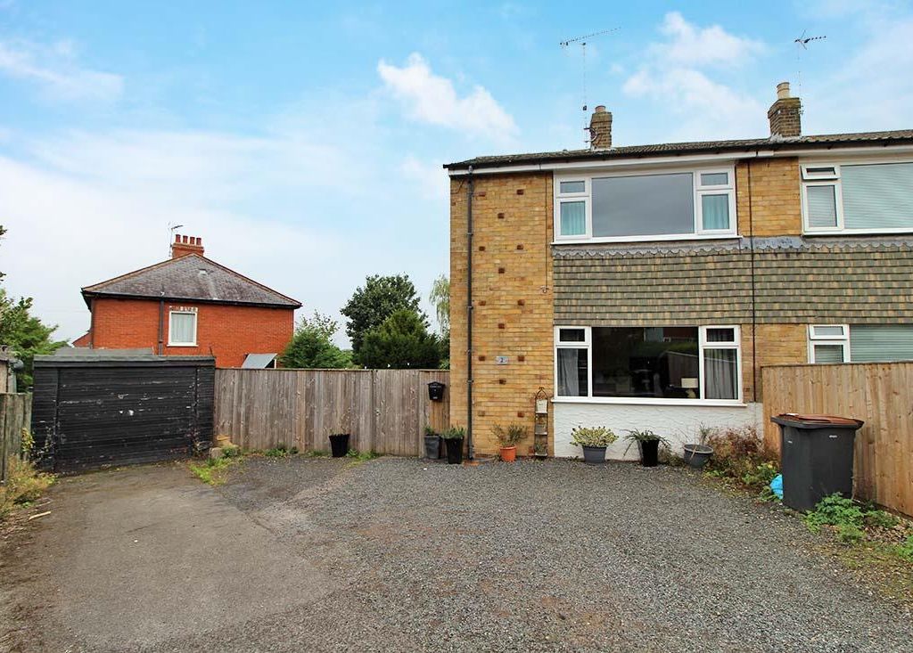 3 bed semidetached house for sale in Holly Court, Knaresborough HG5