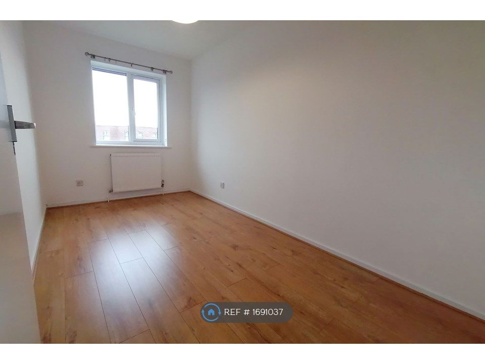 3 bed flat to rent in Upper Belvedere, Upper Belvedere DA17 Zoopla