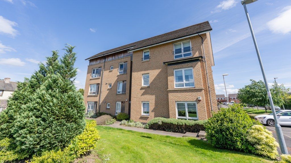 2 bed flat for sale in Roxburgh Court, Carfin, Motherwell ML1, £110,000