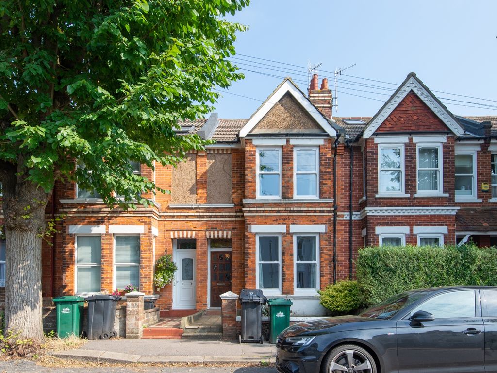 4 bed terraced house to rent in Hythe Road, Brighton, East Sussex BN1