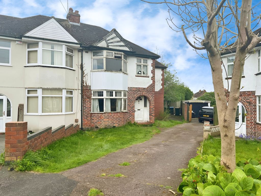 4 bed semidetached house for sale in 11 Barons Croft, Cheylesmore