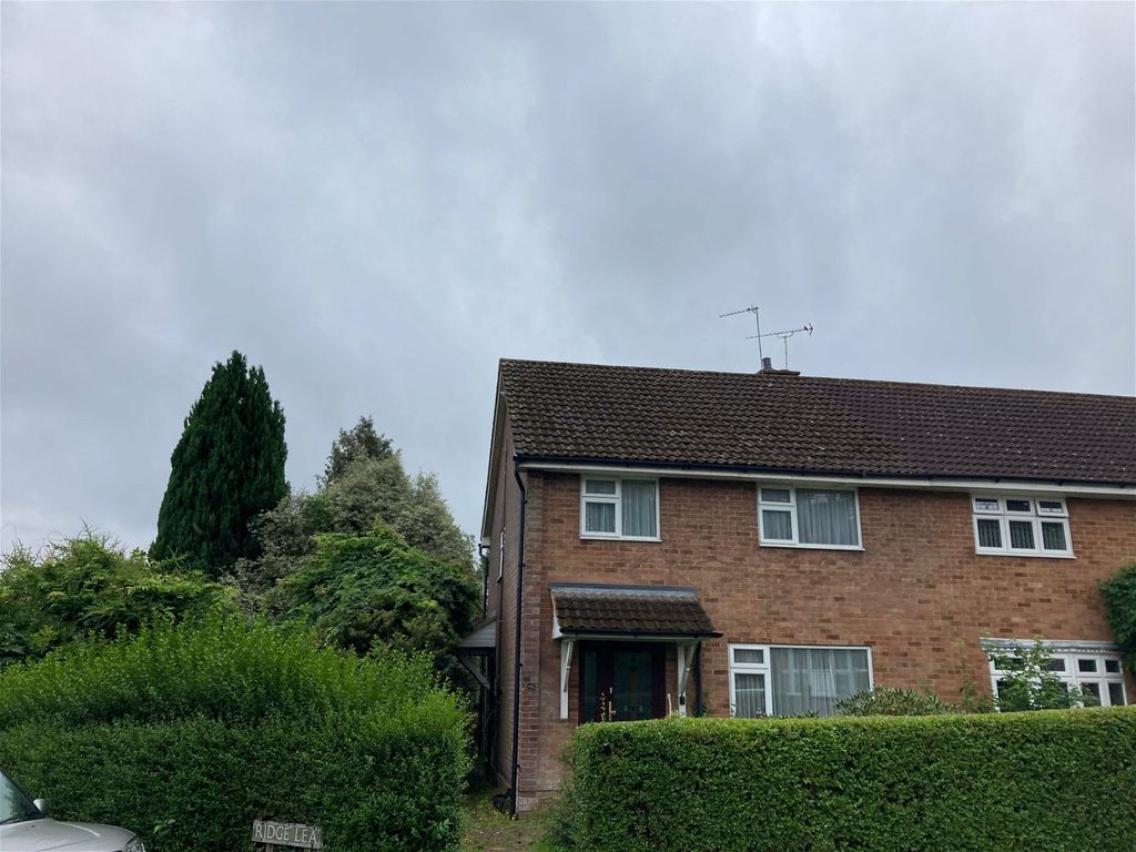 3 bed semidetached house for sale in Ridge Lea, Hemel Hempstead