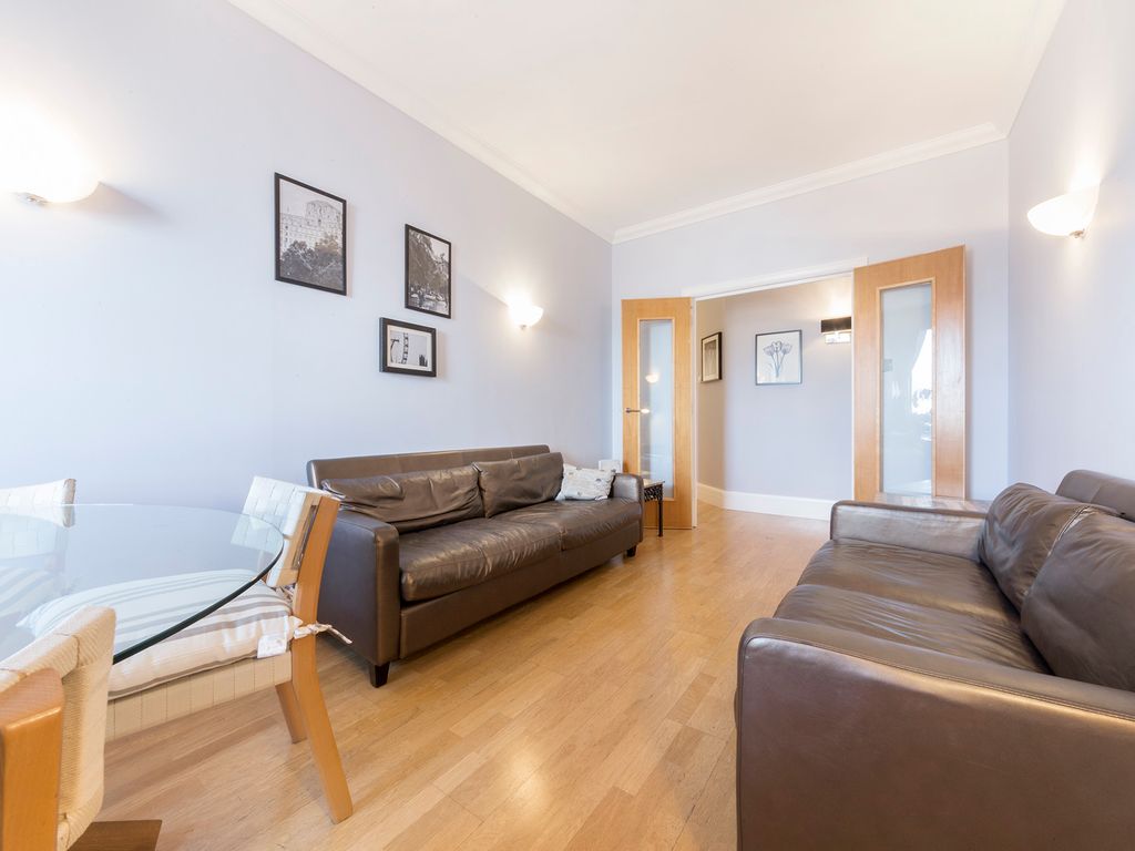 2 bed flat to rent in Whitehouse Apartments, 9 Belvedere Road, London