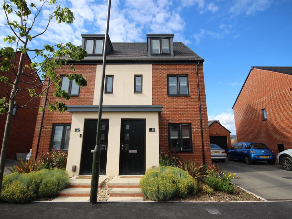 3 bed semidetached house for sale in Sapphire Road, Cleeve