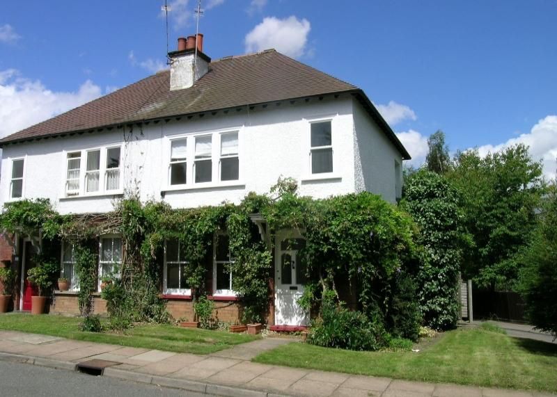 3 bed semidetached house to rent in Moreton End Lane, Harpenden
