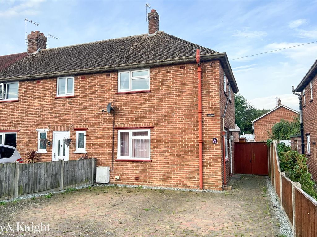 3 bed end terrace house to rent in Banham Road, Beccles NR34, £1,100