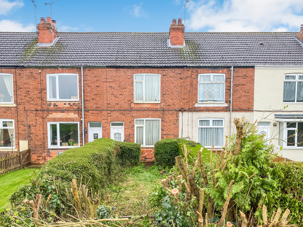 3 bed terraced house for sale in Trent View, Burringham, Scunthorpe